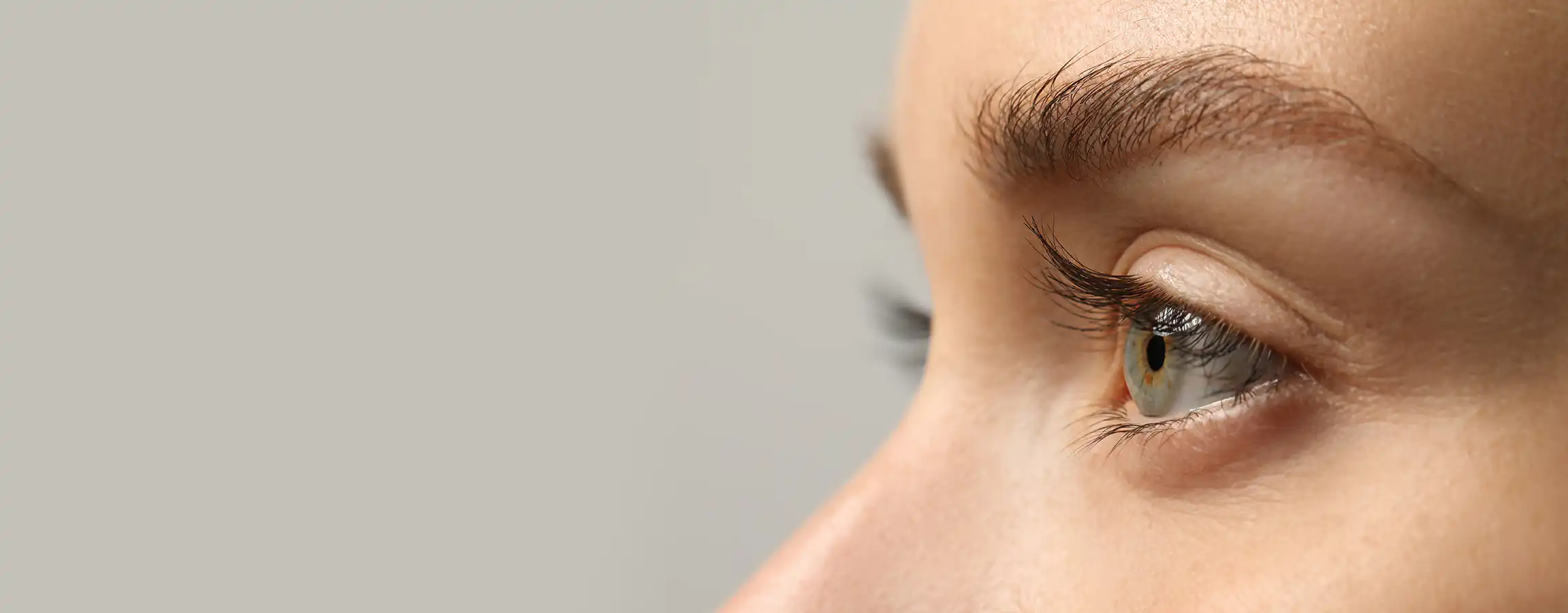 Woman displaying successful results from Eyelid Surgery in Memphis